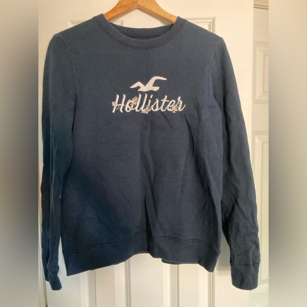 Women’s Hollister Floral Logo Navy Blue Crewneck Sweater